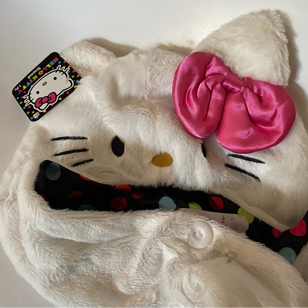 Hello Kitty snood - Picture 2 of 9